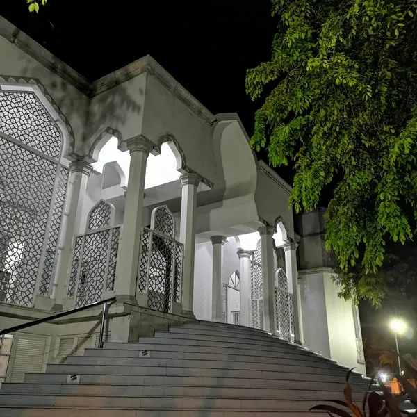 ވިޔަފާރިވެރިންގެ މިސްކިތުން ފެންކޭސްތަކެއް ވަގަށް ނަގައިފި