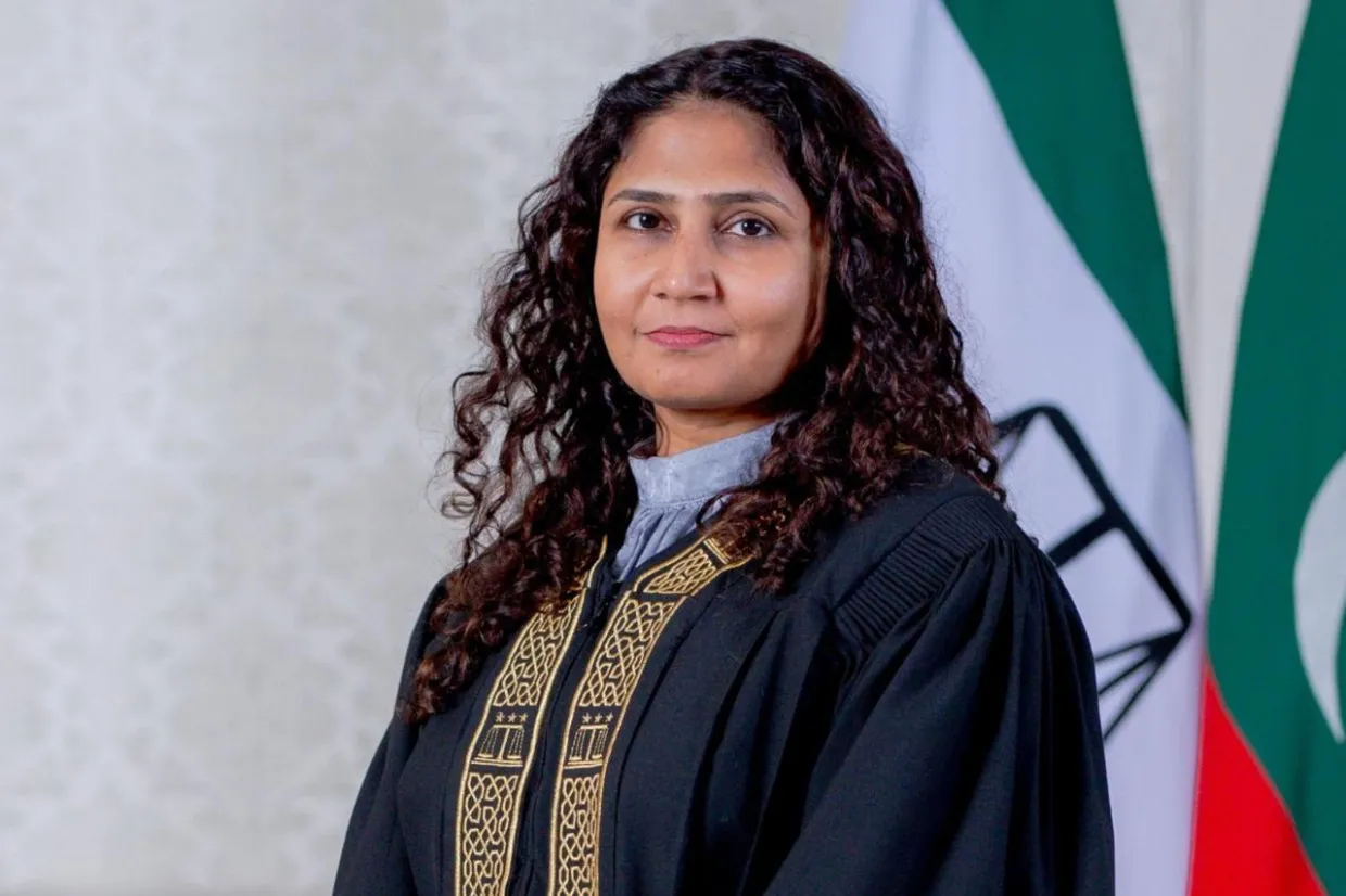 ސުޕްރީމް ކޯޓުގެ ކުރީގެ ފަނޑިޔާރު ޑރ. އަޒްމިރަލްދާގެ މައްޗަށް ދައުވާ ނުކުރަން ނިންމައިފި