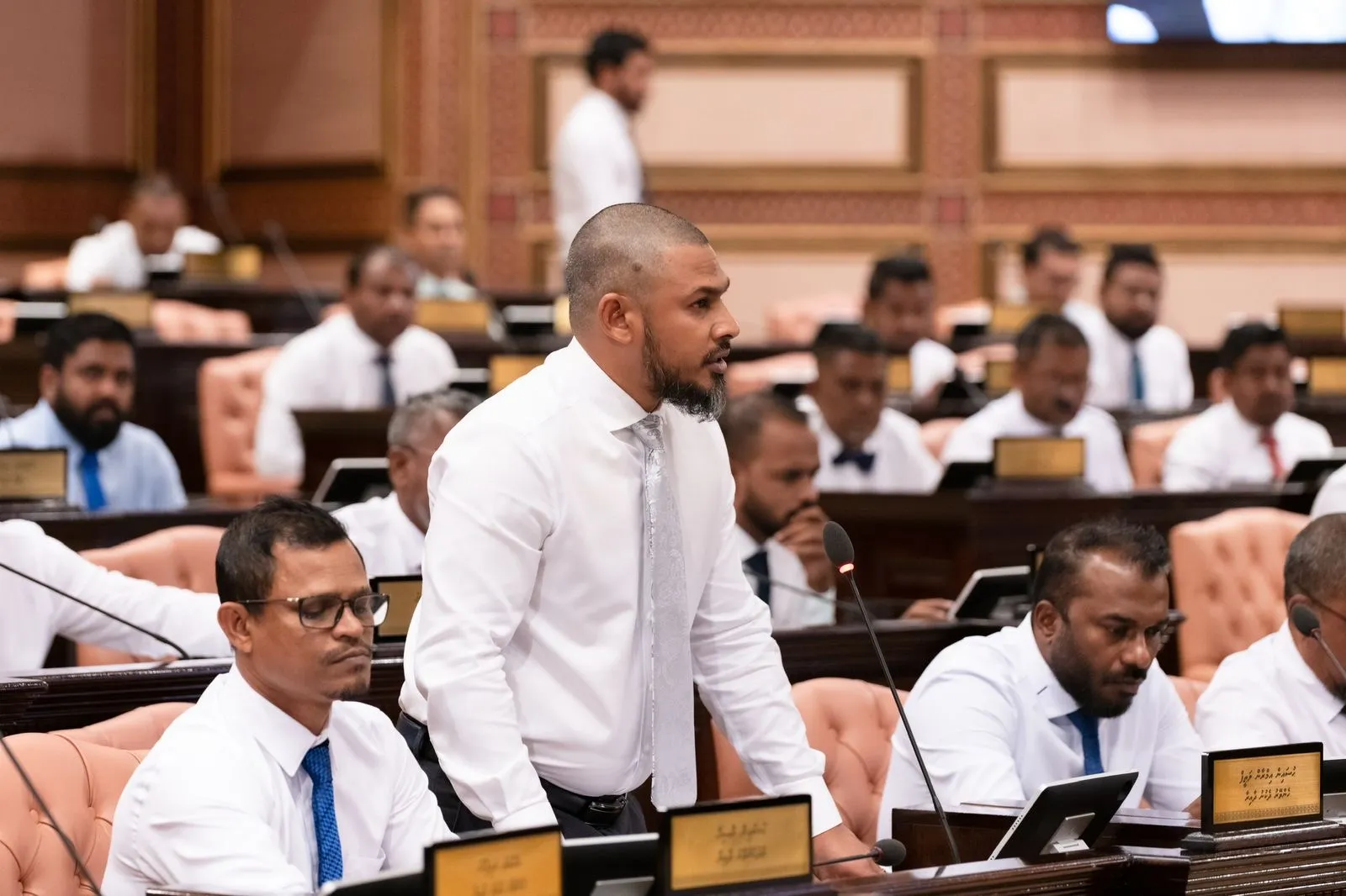 ސިއްޙީ ޚިދުމަތުގެ ބިލާއެކު މި ނިޒާމަށް ދިމާވެފައިވާ ބޮޑެތި މައްސަލަތަކަށް ޙައްލެއް ލިބިގެންދާނެ: އިމްރާން