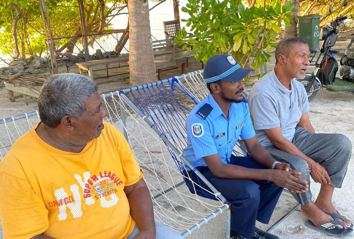 ހިތާދޫގައި ފުލުހުން ގެންދިޔަ ވޮކް އެންޑް ޓޯކްގެ ތެރެއިން-- ފޮޓޯ/ ޕޮލިސް