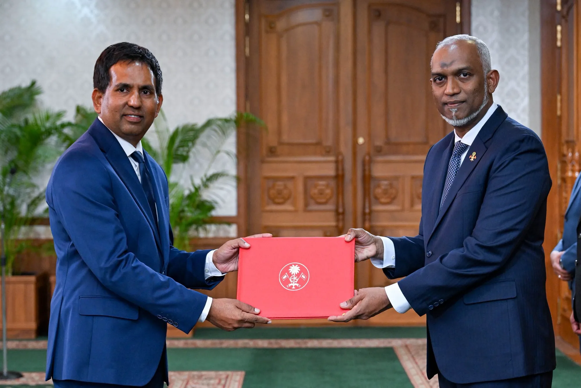 ވަޒީރު ސައީދު ރައީސް މުޢިއްޒާއެކު - ފޮޓޯ: ރައީސް އޮފީސް