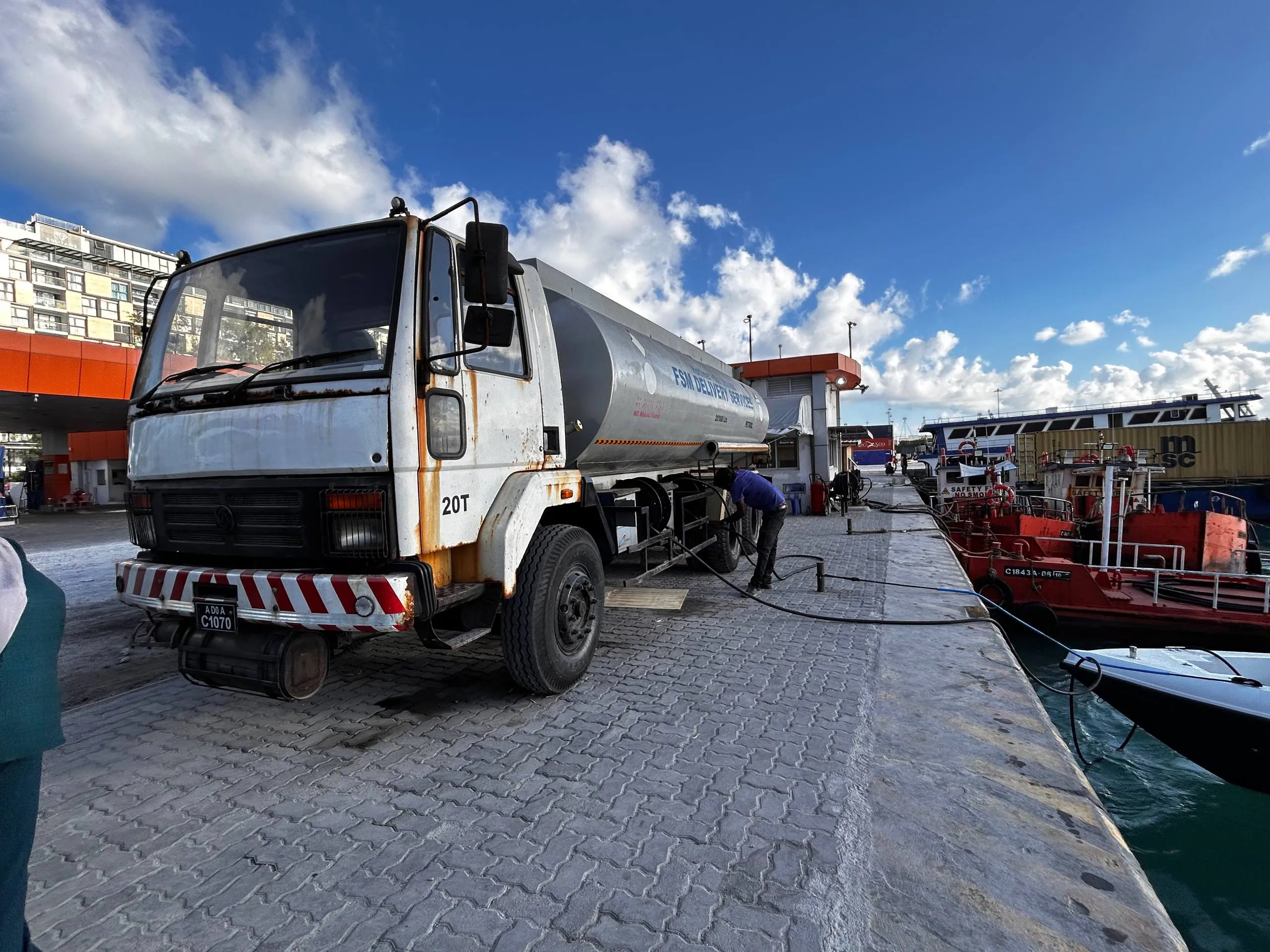 އާއްމުދަތުރުފަތުރާއި ފެރީގެ ޚިދުމަތްދޭ ފަރާތްތަކަށް ތެޔޮވިއްކާ އަގު ބޮޑު ނުކުރަން ނިންމައިފި