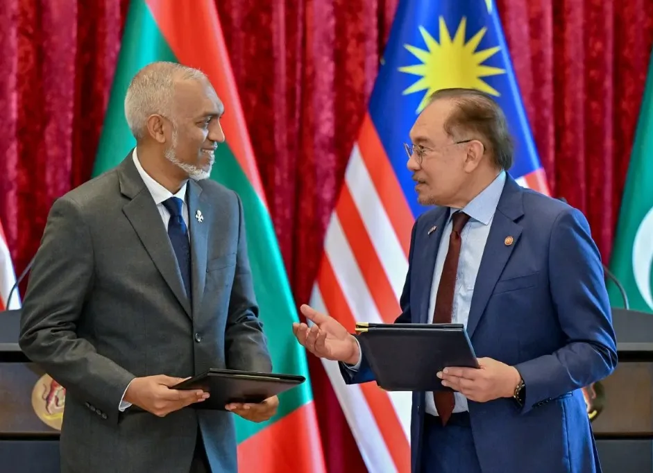 President Dr. Muizzu and Prime Minister Anwar Ibrahim (Photo/President's Office)