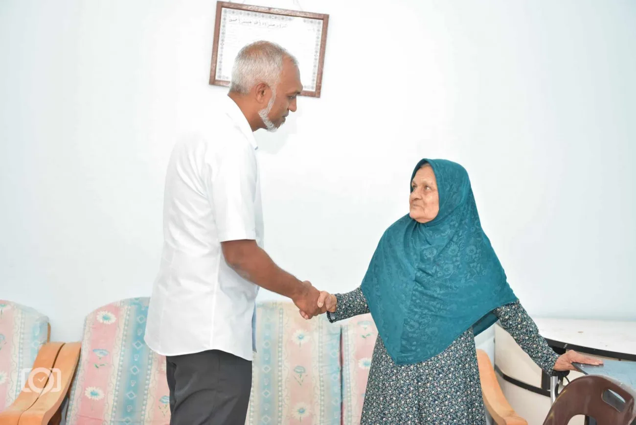 ޑރ މުޢިއްޒު ޝަހީދު ހުސެއިން އާދަމްގެ އާއިލާއާއި ބައްދަލު ކުރައްވައިފި