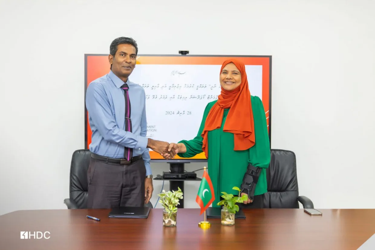 އިސްރަށްވެހިންގެ ނާދީ ހުޅުމާލޭގައި ތަރައްގީކުރަން ސޮއިކުރުން -- ފޮޓޯ/ އެޗްޑީސީ