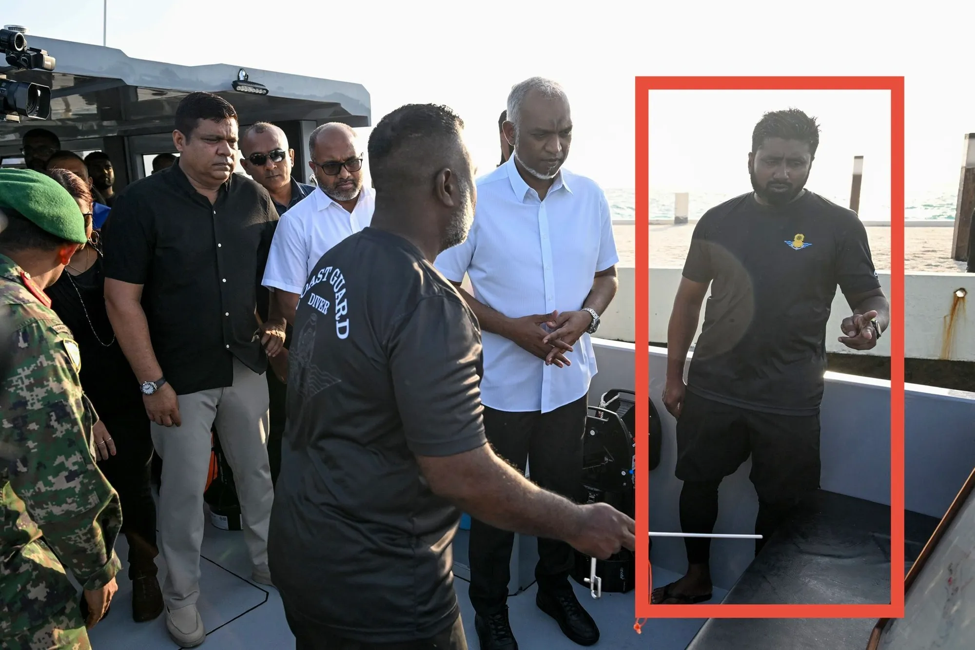 ނިޔާވި ސްޓާފް ސާޖަންޓް މަހްދީ، ރައީސް އިއްޔެ އެ ސައިޓަށް ކުރެއްވި ޒިޔާރަތުގައި ރައީސަށް މަޢުލޫމާތު ދެއްވަނީ -