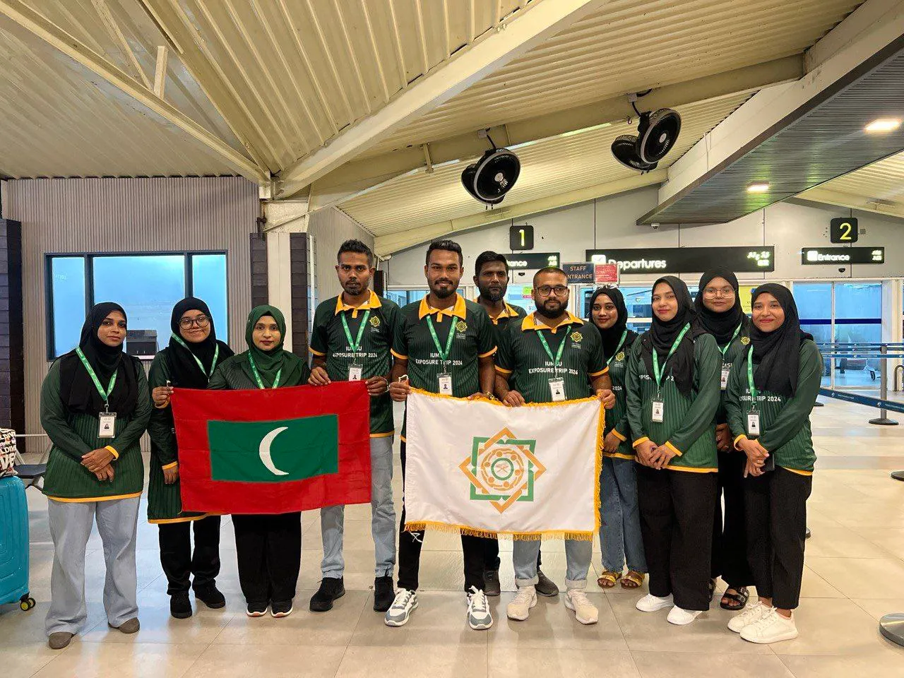 އައިޔޫއެމްގެ ދަރިވަރުން މެލޭޝިޔާއަށް ފުރުން: ފޮޓޯ/ އައިޔޫއެމް