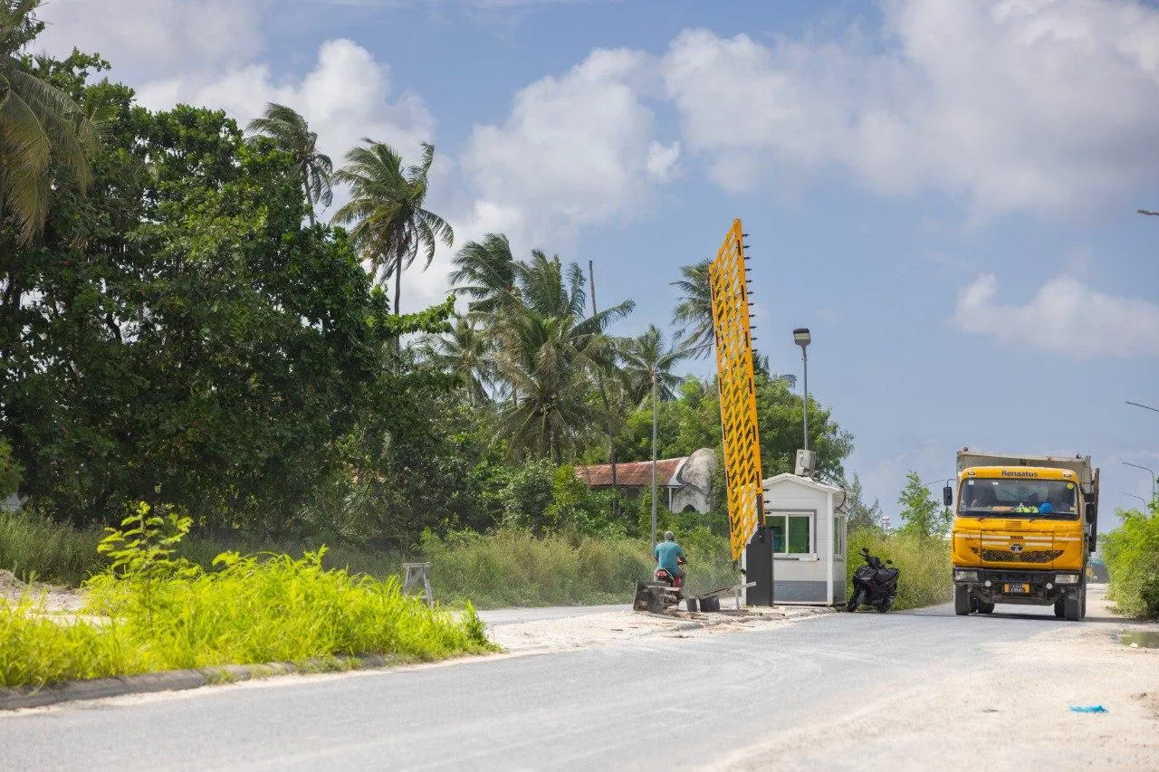 ހުޅުމާލޭ މަގު މަތި: ފޮޓޯ/ ވޮއިސް