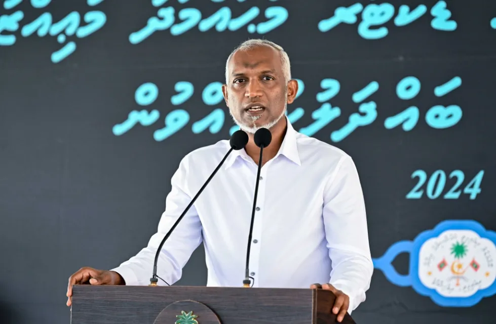 ރައީސް އެދިލެއްވީ ހަގީގަތް ގަބޫލުކޮށް، ރައްޔިތުންގެ މަޝްވަރާއާއި އެކު މަޝްރޫޢުތައް ތަރުތީބު ކުރެއްވުމަށް!