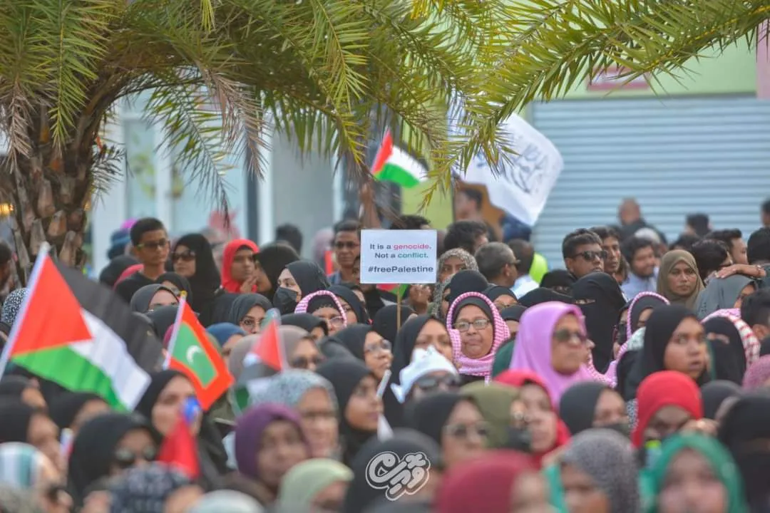 ފަލަސްތީނުގެ ދިފާއުގައި މީގެ ކުރީން ރާއްޖެއިން ބޭއްވި ހިނގާލުމެއް -- ވޮއިސްގެ ފޮޓޯއެއް
