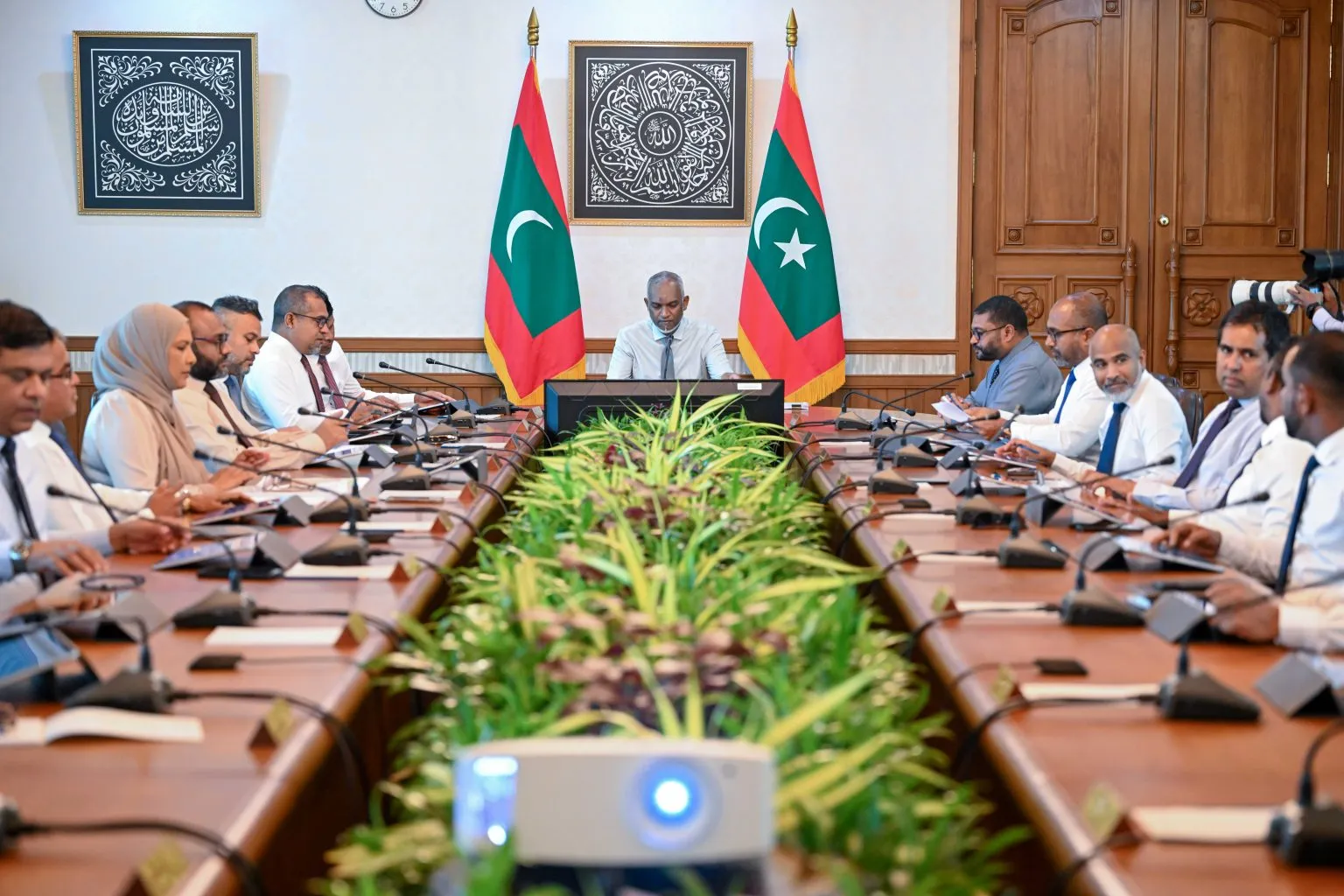 ބިދޭސީން ރާއްޖެ ގެނެސް އިހުމާލުވާ މީހުން ޖޫރިމަނާ ކުރަނީ