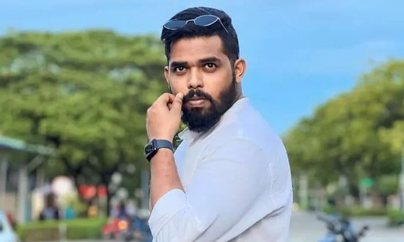 ކަލަފާނުގެ އިންޑިޔާ ޓީޗަރު ވަގު ސެޓްފިކެޓްގެ މައްސަލައިގައި ބަންދަށް