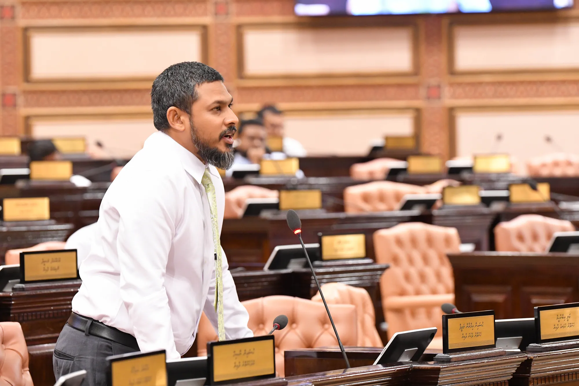 ގޯއްޗާއި ބެހޭ މައުލޫމާތު ދެއްވުމަށް ވަޒީރަށް ހުރަސްއަޅައި، މާލެ ރައްޔިތުންނަށް އެމްޑީޕީން ދިނީ ބޮޑު ގެއްލުމެއް: ޢިމްރާން
