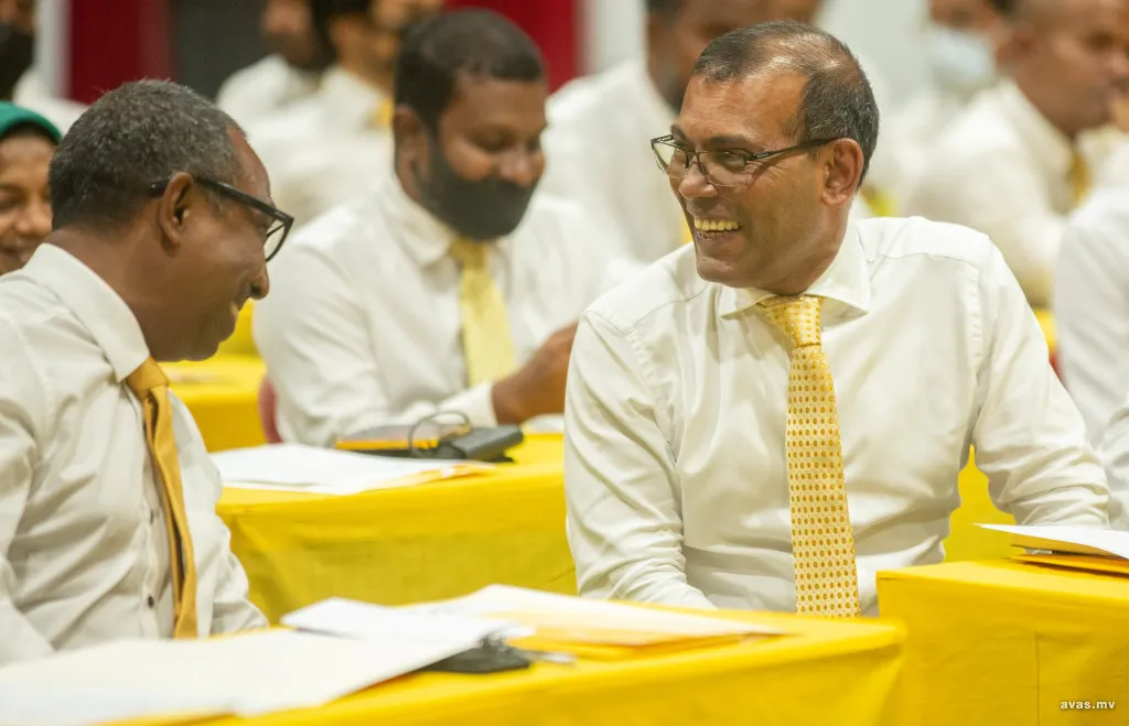 ރައީސް ނަޝީދު ވިދާޅުވީ ކަނޑުން ބައެއް އުނިވުމަކީ އިހްތިޖާޖު ކުރަންޖެހޭ މައްސަލައެއް ކަމަށް: އާޒިމް
