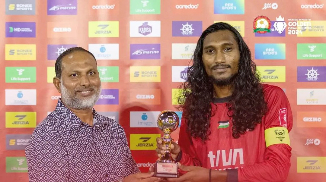 ފަހަތުން އަރައި ތިން ލަނޑު ކާމިޔާބުކޮށް މަކުނުދޫ އިން ވައިކަރަދޫ ބަލިކޮށްފި