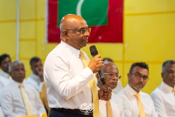 ސަރުކާރުން ރާއްޖެ ލޫޓުވާލައިފި, އެކަމާ ދެކޮޅަށް ތެދުވަންޖެހޭ: ޝާހިދު