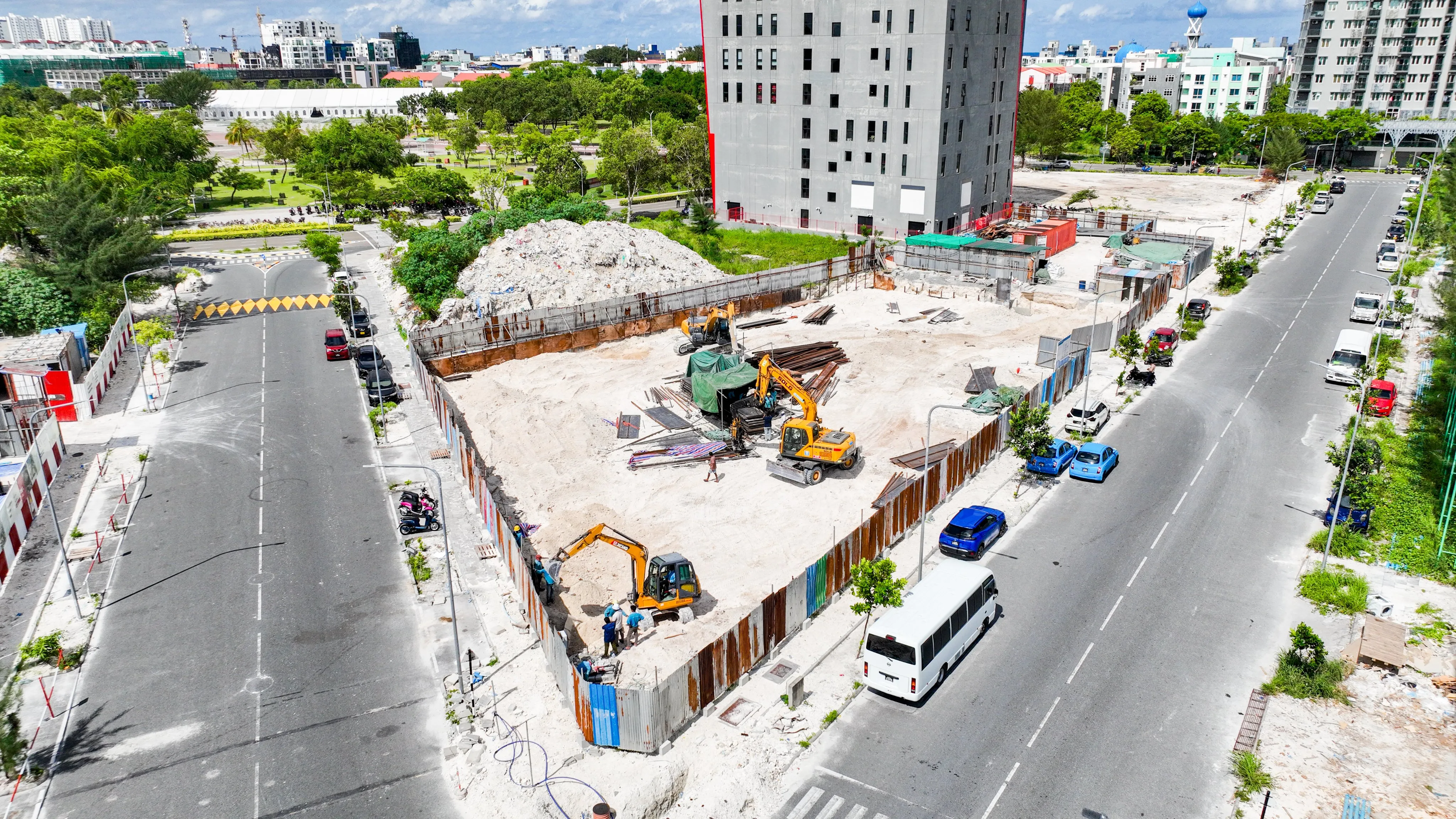 ދިވެހިރާއްޖޭގައި ބިނާ ކުރެވޭ އެންމެ ބޮޑު ވަޤްފު ޢިމާރާތް، ދާރުއްސަލާމްގެ ޢަމަލީ މަސައްކަތް ފަށައިފި