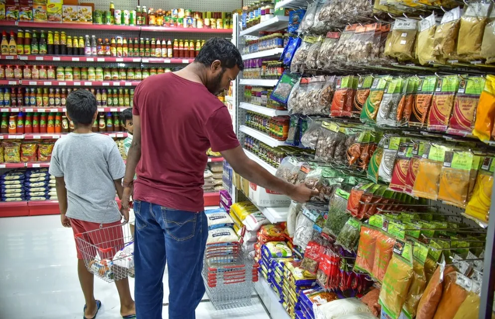 A person buying goods---Picture: Mihaaru