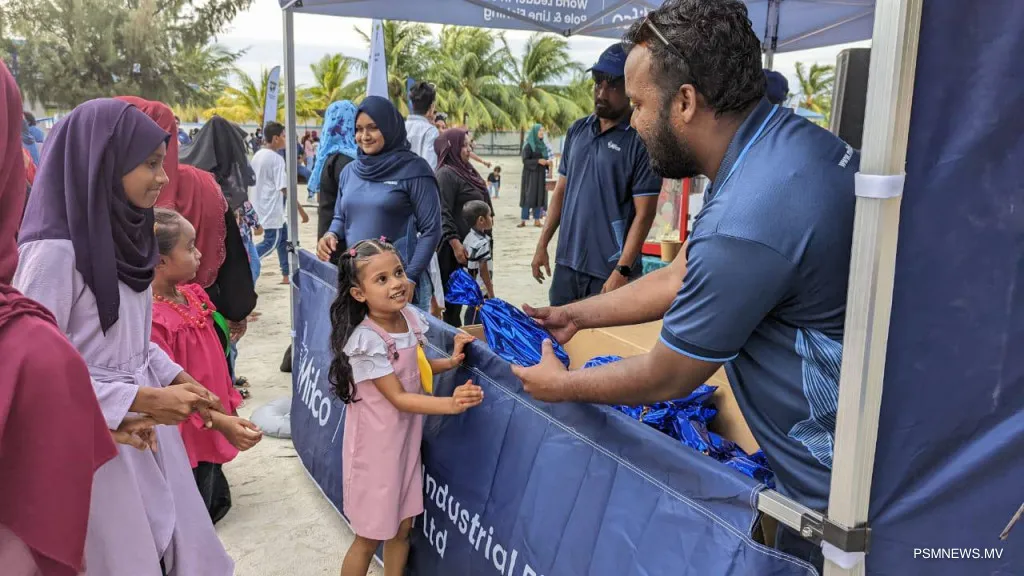 ގިނަ ހަރަކާތްތަކާއި އެކު މަސްވެރިންގެ ދުވަސް ފާހަގަކުރުމަށް މާދަމާ ޚާއްސަ ކުޑަކުދިންގެ ހަވީރެއް!