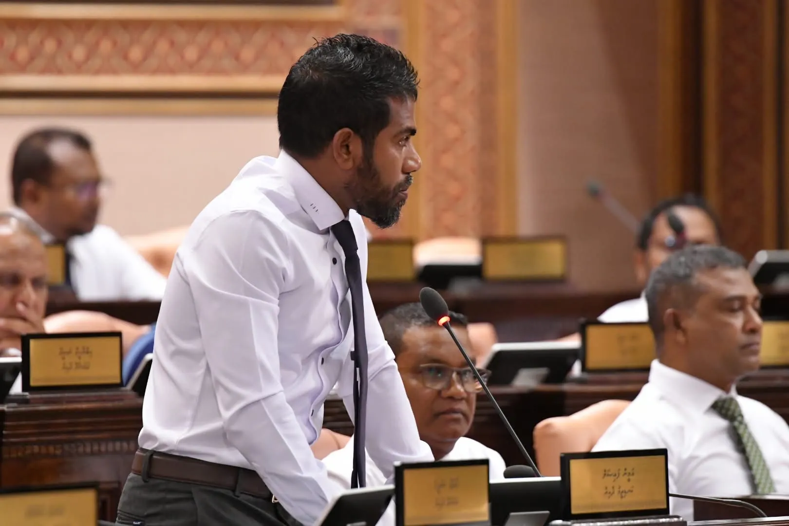 ތައުލީމާއި ސިއްހީ ދާއިރާގެ އިތުރު ގަޑީގެ މުސާރަ މުރާޖާ ކުރުމަަށް ގަރާރެއް