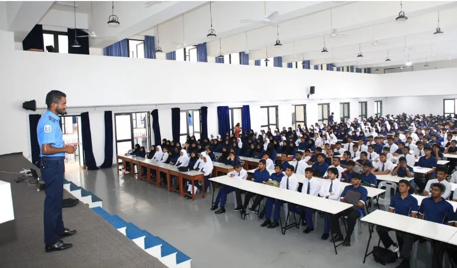 މަގުމަތީގެ ސަލާމަތާއި ރައްކާތެރިކަމާ ގުޅޭގޮތުން ސީއެޗްއެސްއީ ދަރިވަރުންނަށް މައުލޫމާތުދިނުމުގެ ސެޝަނެއް ކުރިއަށް ގެންގޮސްފި