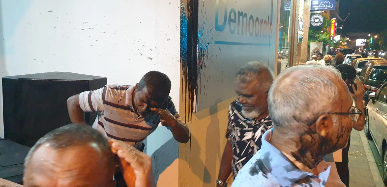 ޑިމޮކްރެޓްސް ގެ ޖަގަހައަށް ކަޅުތެޔޮ ޖެހި މައްސަލާގައި އަދި އެއްވެސް މީހަކު ހައްޔަރެއް ނުކުރޭ: ފުލުހުން