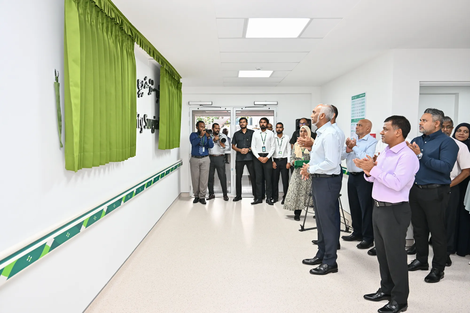 މަލްޓި-ސްޕެޝަލިޓީ ސާޖިކަލް ވިންގް އިފްތިތާހު ކުރުން -- ފޮޓޯ: ރައީސް އޮފީސް