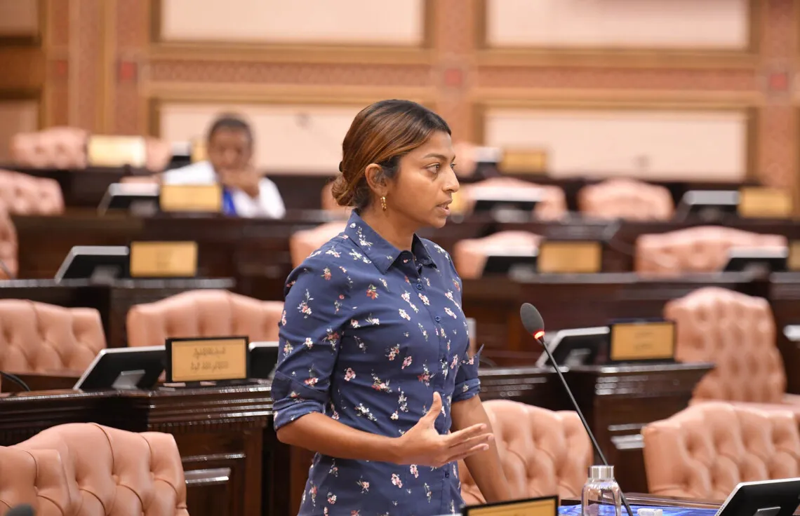 މިކަން މިކުރަނީ ކަނޑައެޅިގެން ފަސްޓް ލޭޑީއަށް ފުރައްސާރަކުރަން: އީވާ