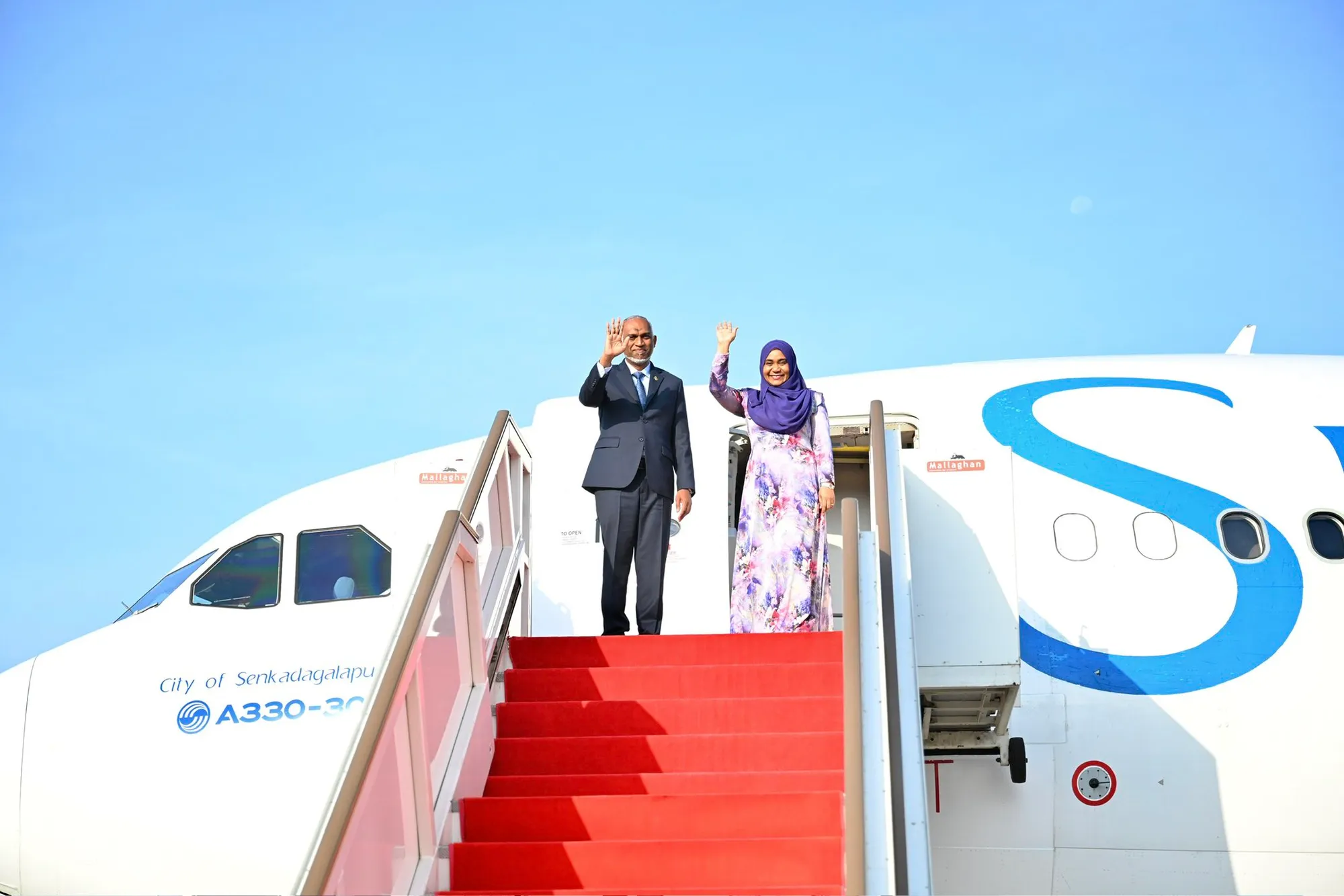 ރައީސް ޑރ. މުޢިއްޒު ސްރީލަންކާއަށް ކުރެއްވި ރަސްމީ ދަތުރުފުޅު ނިންމަވައި މާލެ ވަޑައިގެންފި