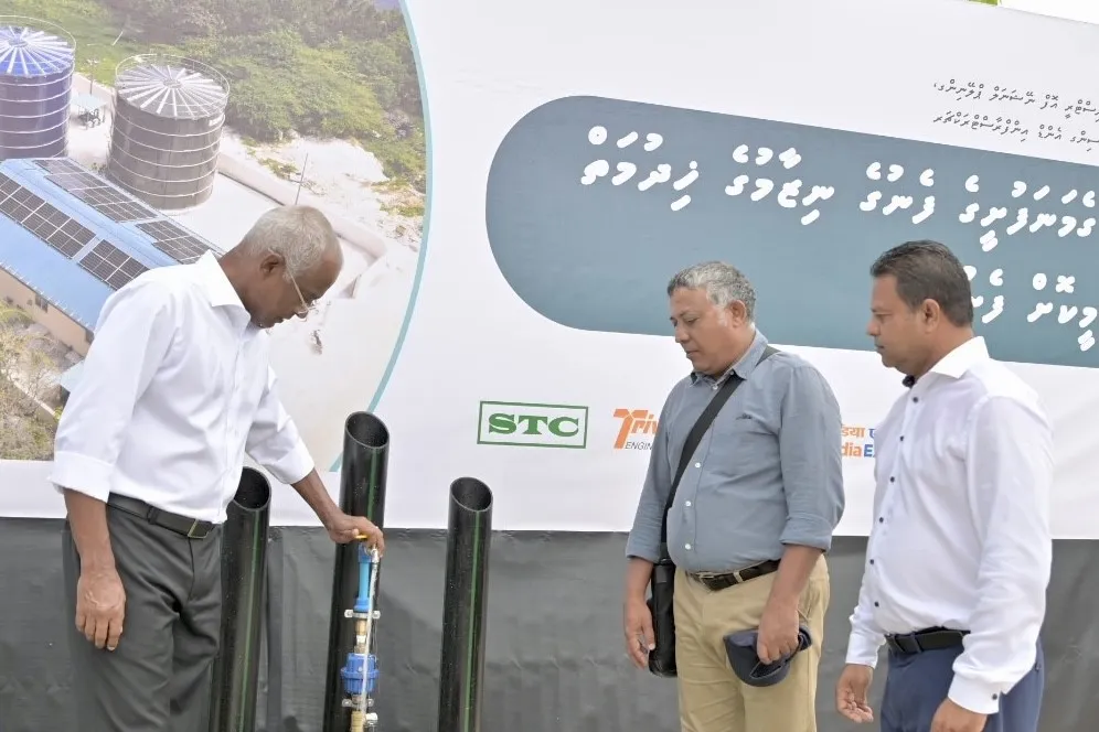 ގެމަނަފުށީގެ ތަރައްޤީގެ ގިނަ މަޝްރޫއުތަކެއް ރައީސް ޞާލިހް އިފްތިތާޙް ކޮށްދެއްވައިފި!