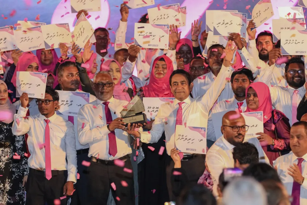 ރައީސް ޔާމީންގެ ކެންޑިޑެންސީއާއި މެދު އީސީން ގޮތެއް ނުނިންމައިގެން ޝަރީފު ކަންބޮޑުވެއްޖެ