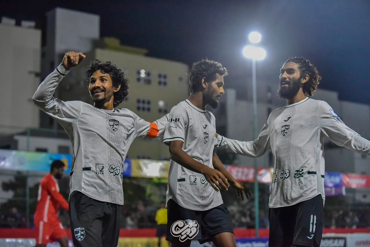 އައިހަމްގެ ހެޓްރިކާއެކު ފޭދޫ ބަލިކޮށް އިނގުރައިދޫ ކުއާޓާ ފައިނަލަށް!