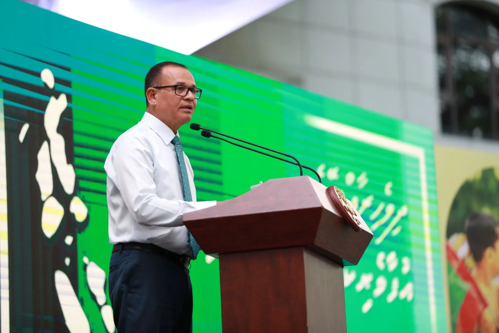 ދިވެހިންގެ އުފާވެރިކަން މިންކުރުމަށް ‘އުފާވެރި ރާއްޖެ’ ހެޕިނަސް އިންޑެކްސް އެކުލަވާލުމުގެ މަސައްކަތް ފެށުމަށް ބޭއްވި ރަސްމިއްޔާތުގައި ވަޒީރު އާދަމް ޝަރީފް ޢުމަރު ވާހަކަދައްކަވަނީ: ފޮޓޯ/ ސިޓީ ތަކާބެހޭ ވުޒާރާ