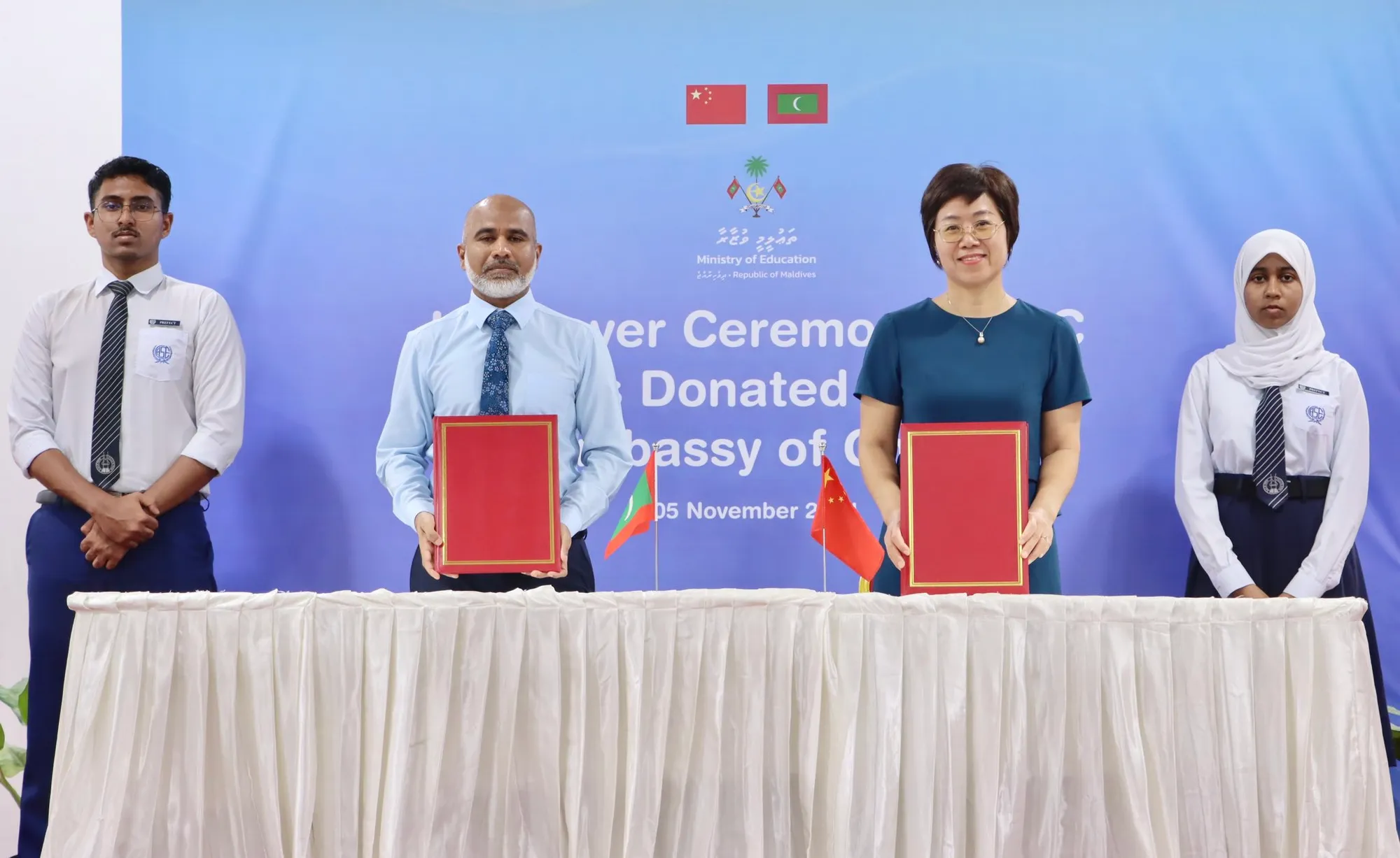 Handover of AC's donated by the Chinese Government (Photo/Ministry of Education)