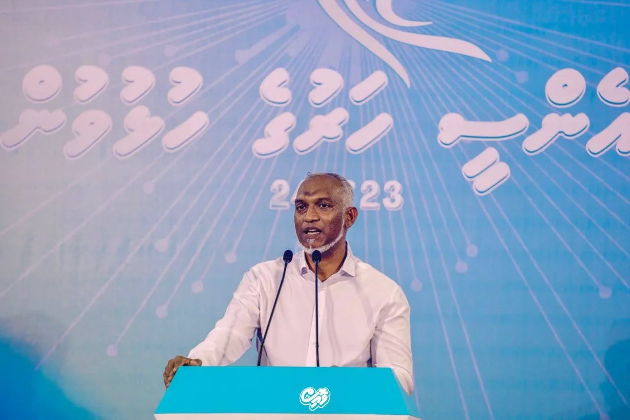 ޕީއެންސީ ހަރުގެ، ޕީއެންސީ ހައުސް ހުޅުވުމުގެ ރަސްމިއްޔާތުގައި ރައީސް ޑރ މުހައްމަދު މުޢިއްޒު ވާހަކަ ދައްކަވަނީ: ފޮޓޯ/ ވޮއިސް