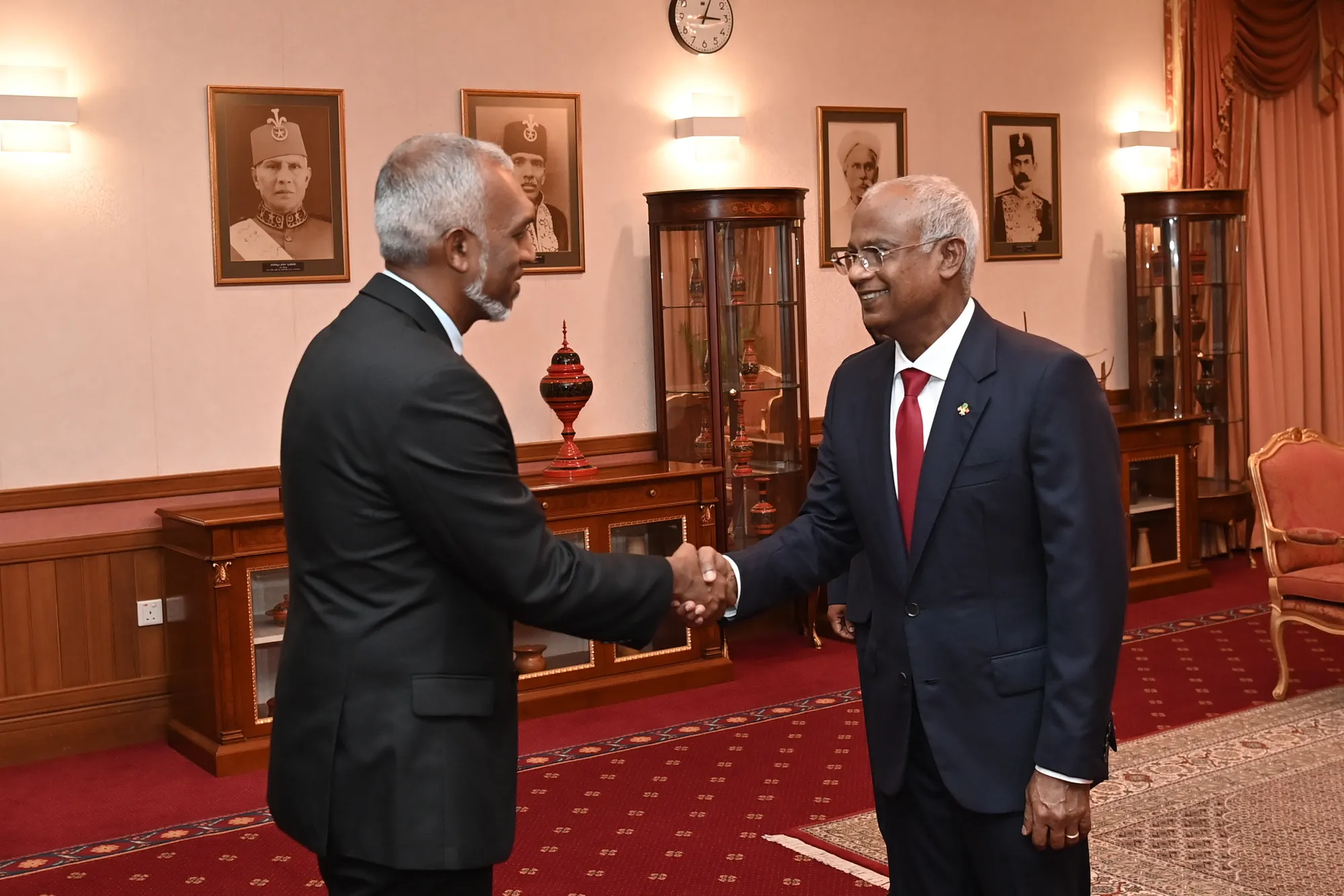 ރައީސް އެދިލެއްވީ މިސަރުކާރުން ފަށާފައިވާ މަޝްރޫޢުތައް ކުރިޔަށް ގެންގޮސް، ހެޔޮ ވެރިކަމެއް ކޮށްދޭން!