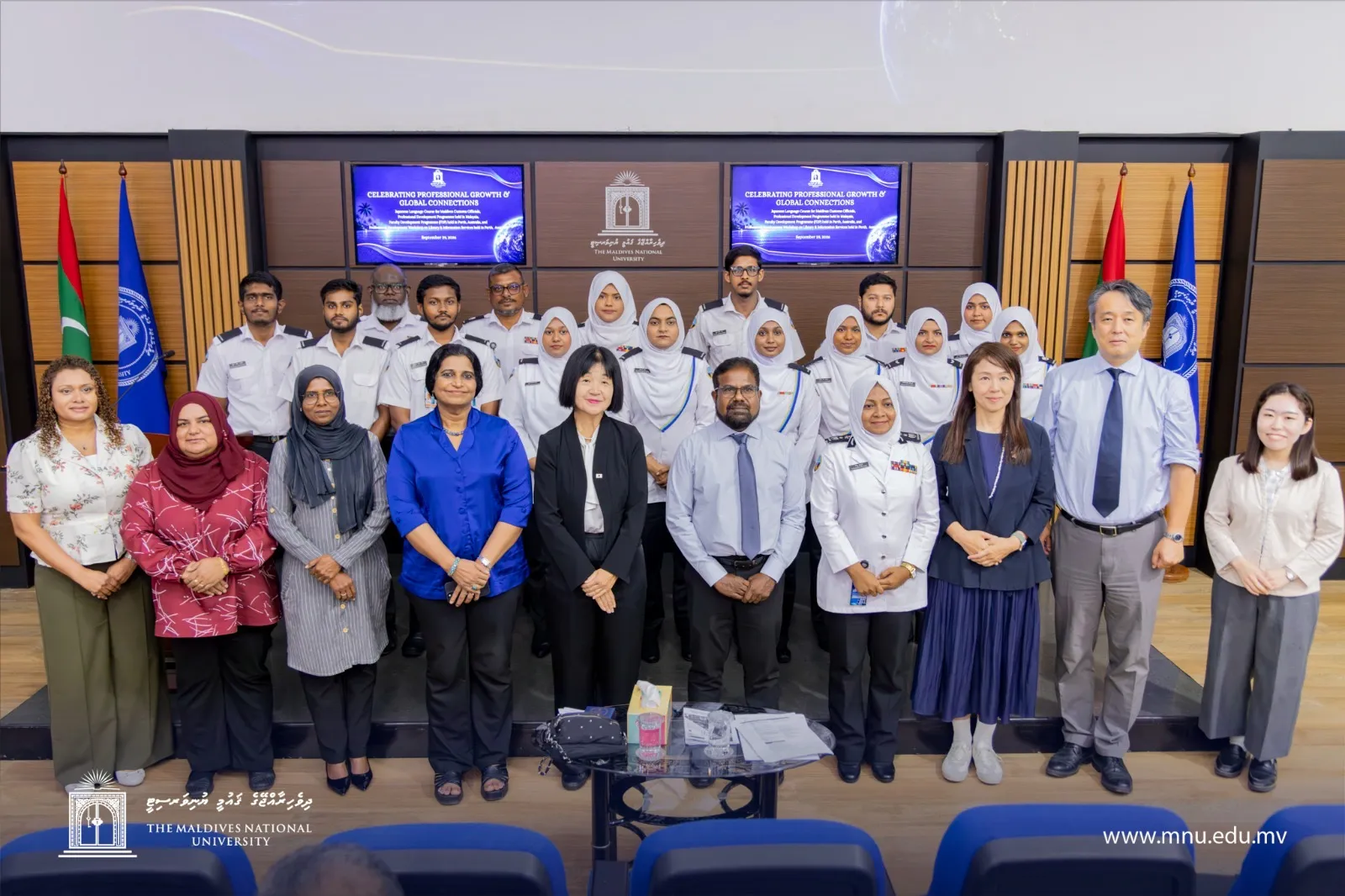 ގައުމީ ޔުނިވާސިޓީން ބައިނަލްއަގުވާމީ ހަތަރު ތަމްރީނު ޕްރޮގްރާމެއް ނިންމައި ރަސްމިއްޔާތެއް ބާއްވައިފި
