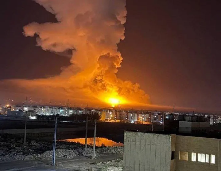 ފިއުލް ސްޓޯރޭޖް ގޮއްވާލުމުން ތެހެރާން ގެ މަގުތަކުގައި އަލިފާން ފެތުރެނީ