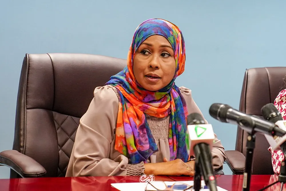 ވަޒީރު ރަމީލާ: ފޮޓޯ/ ވޮއިސް