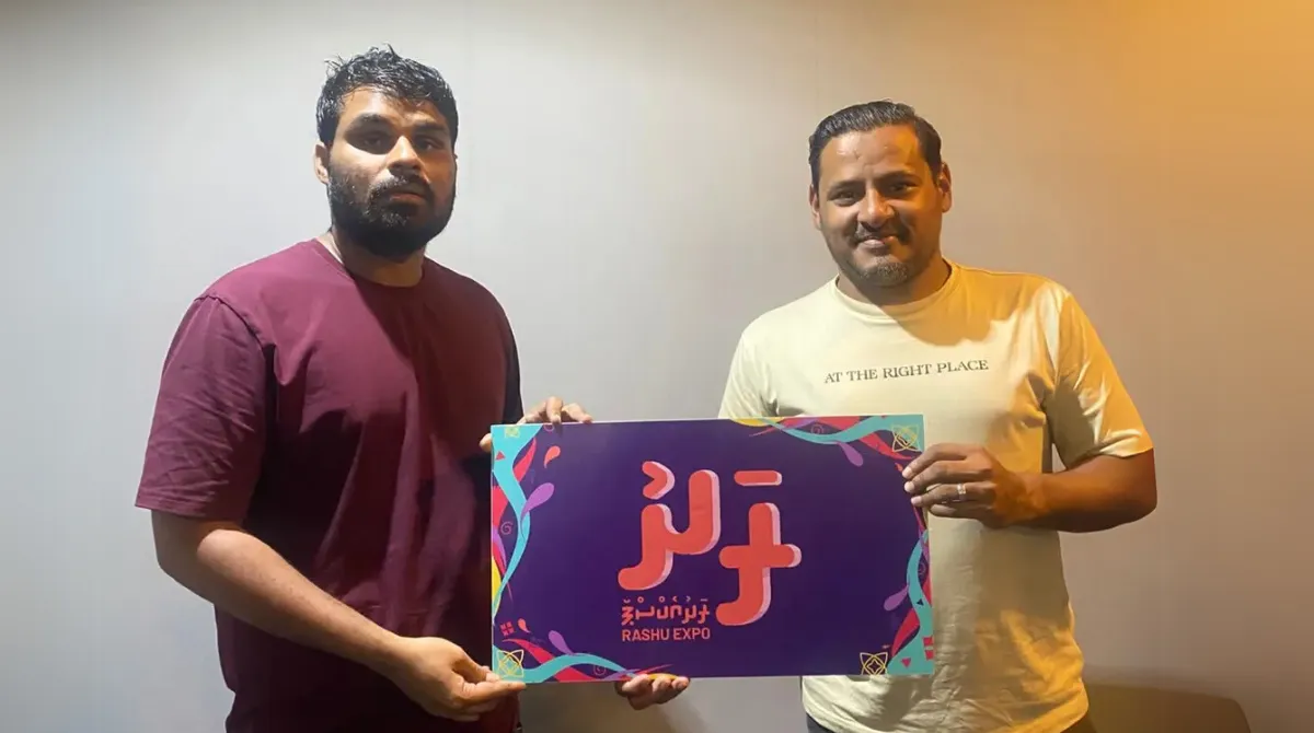 Dr. Hussain Sunny Umar, Director of The Travel Guys with Mohamed Saizan, CEO of Voice.mv (Photo/Travelution)