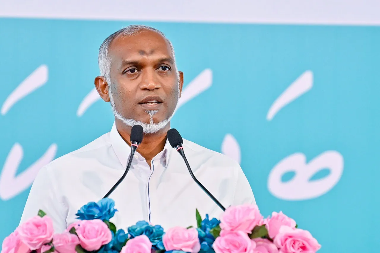 މީހަކަށް ކުރެވޭ ކުށެއްގެ ނާޖާއިޒު ފައިދާ ނަގާ، ވީޑިޔޯކޮށް، ޢާއްމުންގެ ތެރޭގައި ފަޟީހަތްކޮށްގެން ނުވާނެ: ރައީސް މުޢިއްޒު