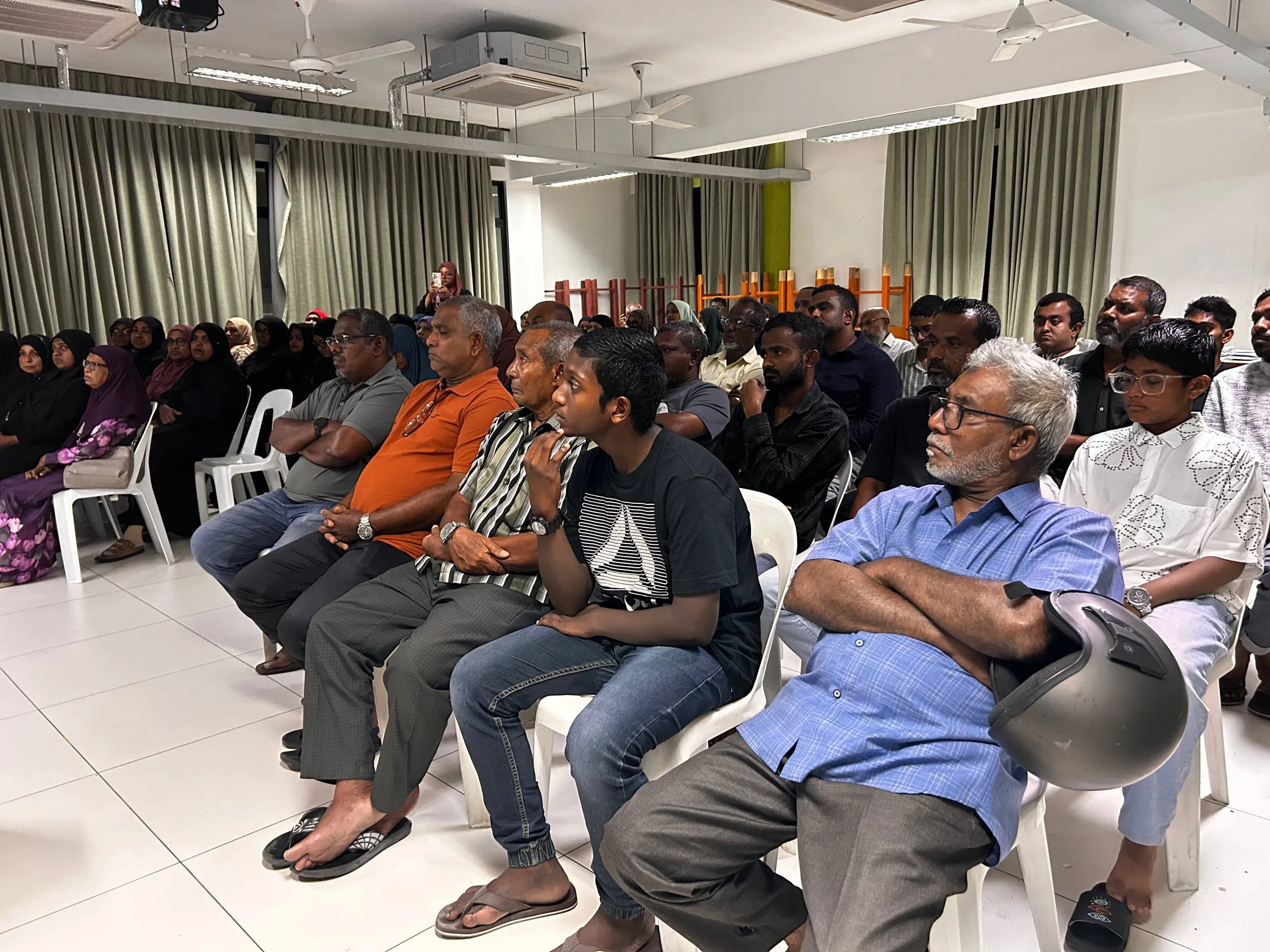 ޤުބާގެ އުމްރާވެރިންނަށް މައުލޫމާތު ދިނުމުގެ ބައްދަލުވުން ބާއްވައިފި