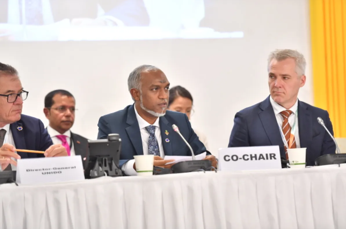 ރައީސުލްޖުމްހޫރިއްޔާ ޑރ މުހައްމަދު މުޢިއްޒު ކޯޗެއަރގެ ހައިސިއްޔަތުން ސިޑްސް4ގެ އިންޓެރެކްޓިވް ޑައިލޮގްގެ ރިޔާސަތު ބަލަހައްޓަވަނީ: ފޮޓޯ/ ރައީސް އޮފީސް