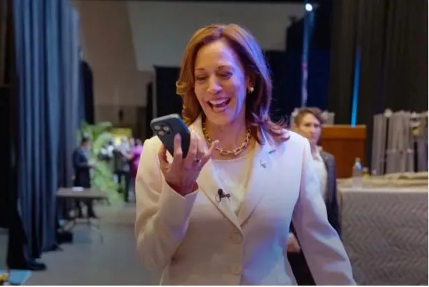 އޮބާމާގެ ތާއީދު ކަމަލާ އަށް