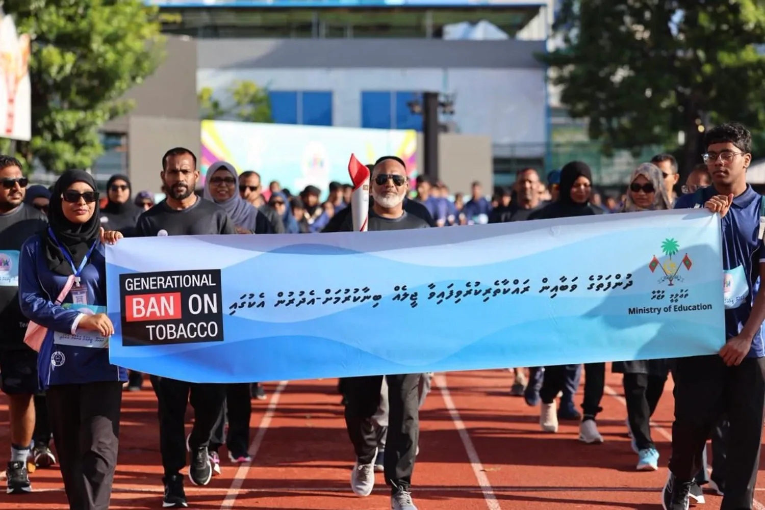 މިނިސްޓަރ ޑރ. އިސްމާޢީލް ޝަފީޢު އާއި މިނިސްޓްރީގެ މުވައްޒަފުން ދުވުމުގައި ބައިވެރިވަނީ