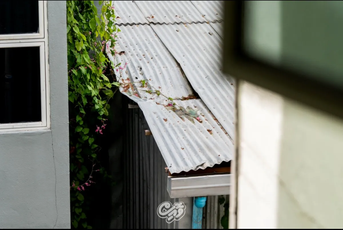 The roof onto which the Yumnu fell (Photo/Voice)