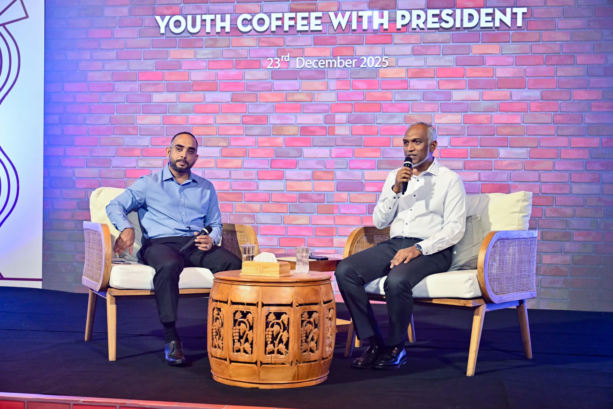 ކޮންމެ އަތޮޅެއްގައި ޔުނިވާސިޓީ ކެމްޕަހަކާއި ދަނާލެއް އަޅަނީ