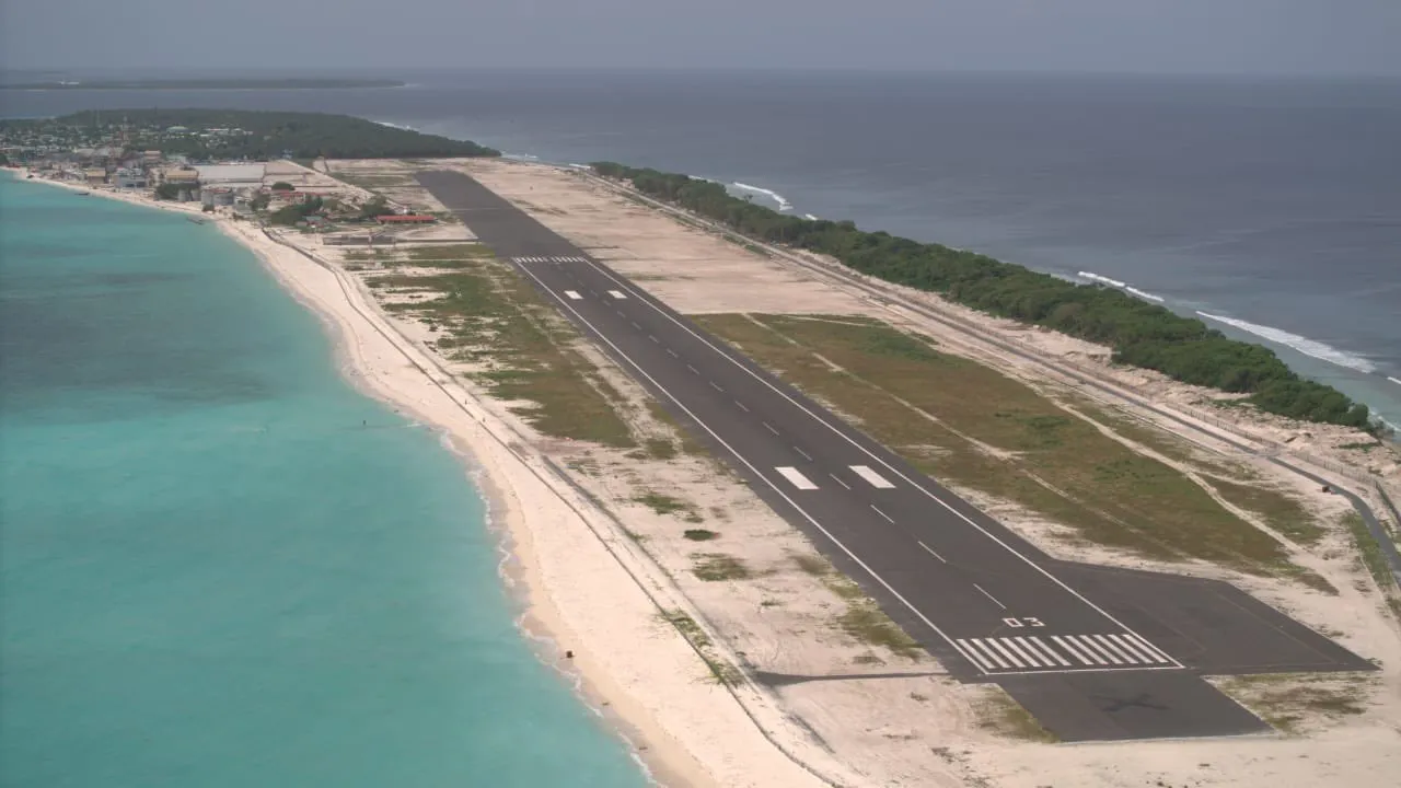 ހަނިމާދޫ އެއާޕޯޓް ރަންވޭ... ފޮޓޯ: މިނިސްޓަރު މުއްތަލިބް އެކްސް އެކައުންޓް