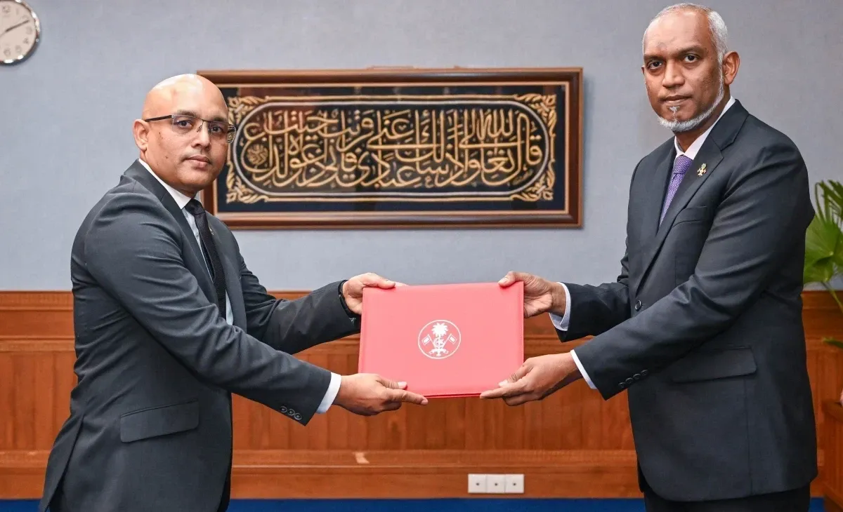 ހަސަން ޒަރީރަށް ފިނޭންސް މިނިސްޓަރު ކަމަށް މަޖިލީހުން ރުހުންދީފި