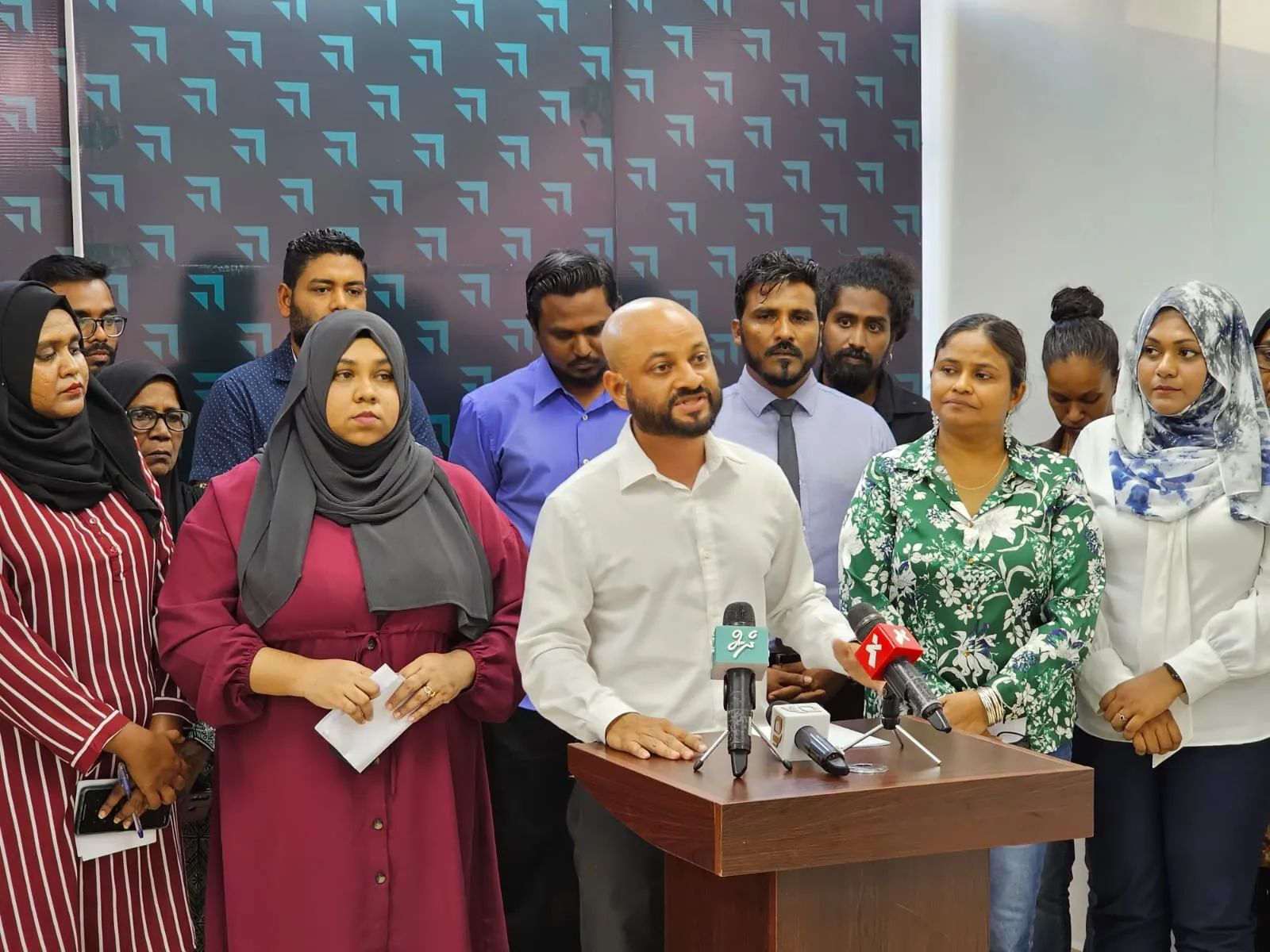 ފާހިޝް ޢަމަލުތައް ޕްރޮމޯޓް ކޮށް އެކަންކުރާ މީހުންނަށް ހަމަހަމަ ކަމާއެކު ފިޔަވަޅު އަޅަން އެމްއާރްއެމް އިން ގޮވާލައިފި